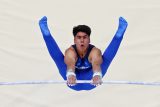 Gymnasta Angel Barajas z Kolumbie získal na olympijských hrách stříbrnou medaili na hrazdě