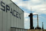 Příprava rakety Falcon 9 na start