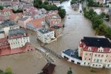 Záběry z dronu ukazují polské město Klodzko ponořené pod vodou po silných povodních