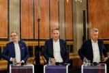 Zleva Herbert Kickl (FPÖ), Andreas Babler (SPÖ) a Werner Kogler (Zelení) při televizní debatě v předvčer voleb (29. září 2024)