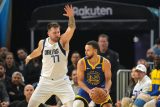 Basketbalisté Dallasu zvítězili na hřišti Golden State 143:133