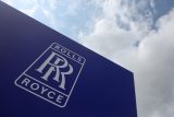 Značka Rolls Royce na vystavovatelské hale na Farnborough International Airshow ve Farnborough, Británie, 24. července 2024