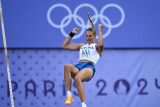 Tyčkařka Amálie Švábiková v kvalifikaci olympijského závodu v Paříži