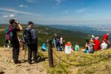 Každý rok přibývá turistů, kteří se vypraví na vrchol nejvyšší české hory.