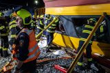 Rychlík RegioJet, který jel směrem na Slovensko, narazil čelně do nákladního vlaku