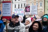 Spolek Milion chvilek uspořádal při výročí sametové revoluce demonstraci na Staroměstském náměstí