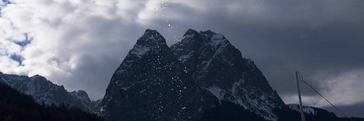 Teplé lyžařské MS - pod Zugspitze všechno taje