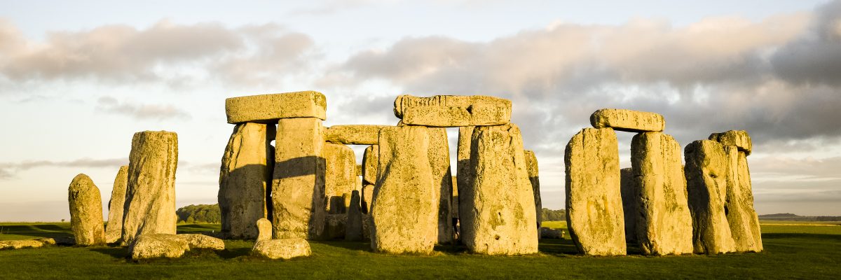 Komplex menhirů v britském Stonehenge