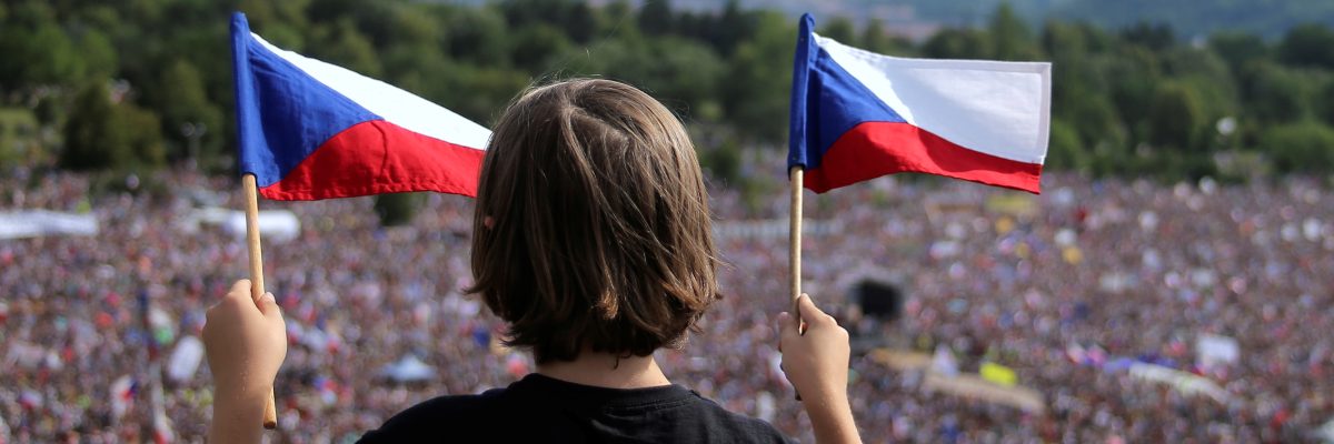 Demonstranti požadovali mimo jiné rezignaci ministryně spravedlnosti Marie Benešové a premiéra Andreje Babiše