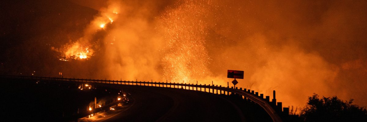 Požár v okresu San Bernardino v Kalifornii