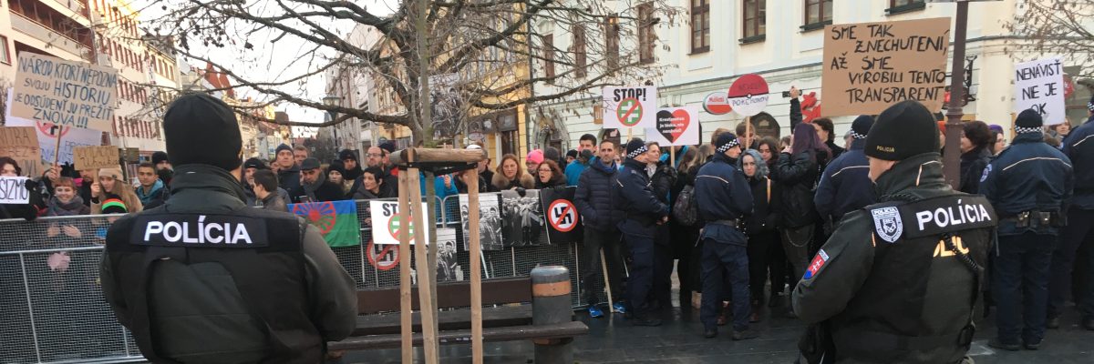 Mítink kotlebovců chrání policie. Proti nim stojí odpůrci krajně pravicové strany