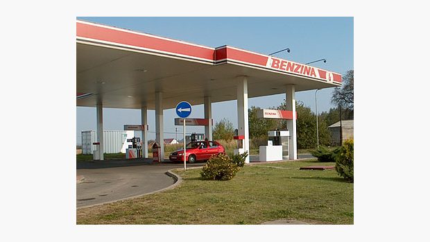 čerpací stanice Benzina