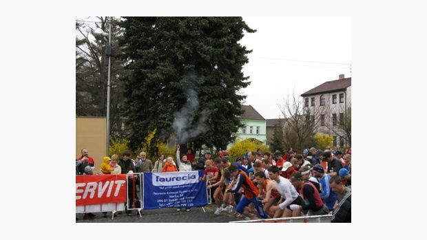 Běh Bakovem nad Jizerou - start půmaratonu