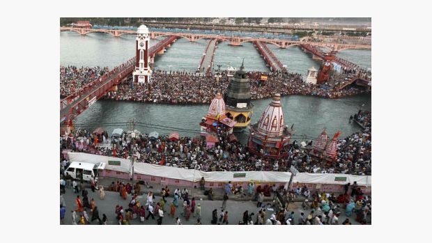 Slavnost Kumbh mela v Haridwaru