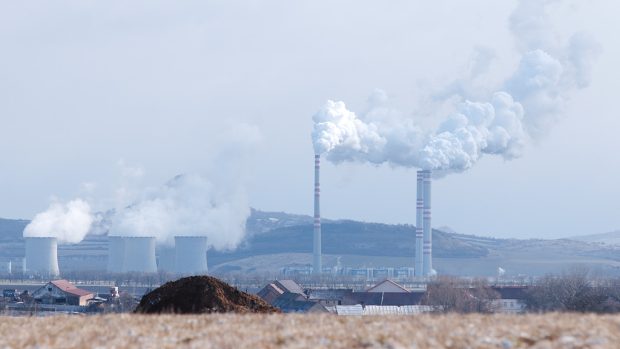 Průmyslová zóna Joseph leží na dohled od elektrárny Počerady.