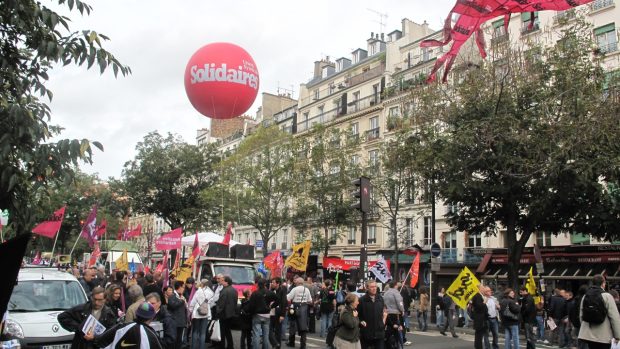 Protesty Francouzů v Paříži