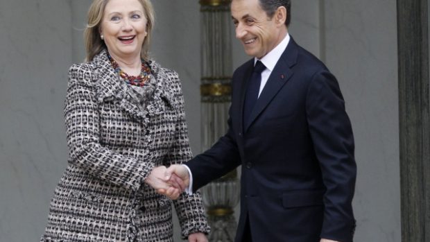 Americká ministryně zahraničí Hillary Clintonová s francouzským prezidentem Nicolasem Sarkozym