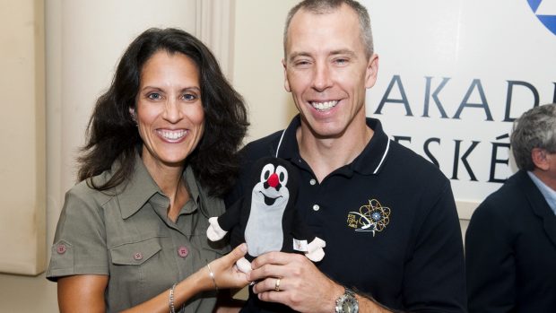 Astronaut Andrew Feustel a manželka Indira Feustelová (archivní foto)