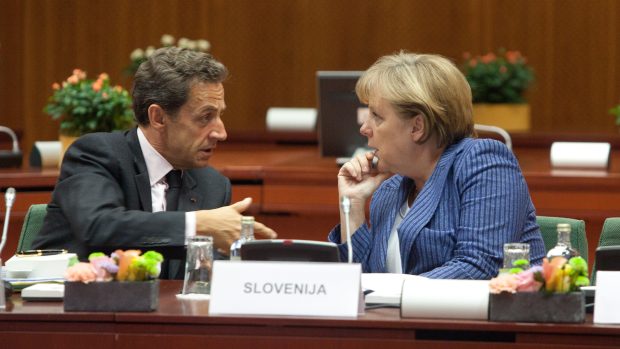 Nicolas Sarkozy v rozhovoru s Angelou Merkelovou