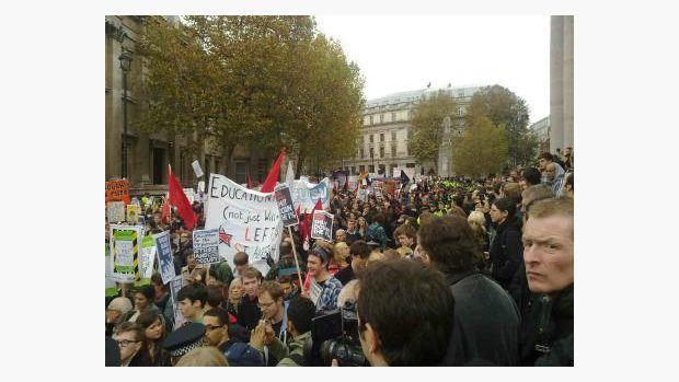 Demonstranti proti zvýšení školného