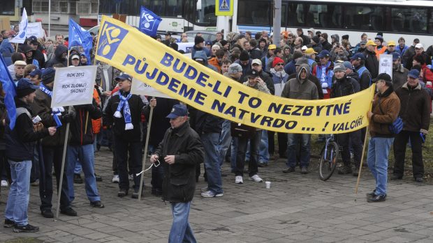 Stovky zaměstnanců ArcellorMittal protestovaly proti propouštění