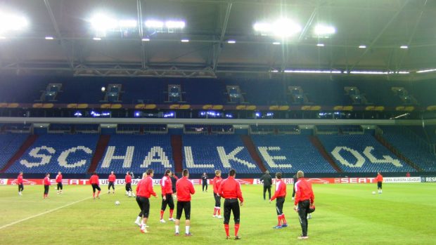 Hráči Viktorie Plzeň pokračují ve skládání fotbalové maturity na stadionu Schalke 04