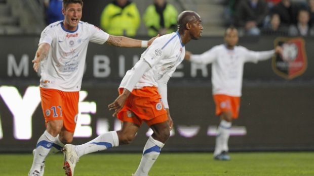 Montpellier&#039;s Souleymane Camara (R) celebrates with team mates after scoring against Stade Rennes at the Route de Lorient stadium in Rennes, May 7, 2012