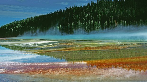 Národní park Yellowstone má rozlohu asi dvakrát větší než Moravskoslezský kraj