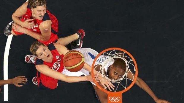 České basketbalistky prohrály na olympiádě v zápase s Francií.