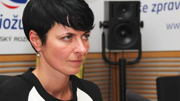 Pražská vrchní státní zástupkyně Lenka Bradáčová přijala pozvání do studia Radiožurnálu