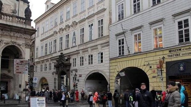 Colloredo-Mansfeldský palác na Královské cestě