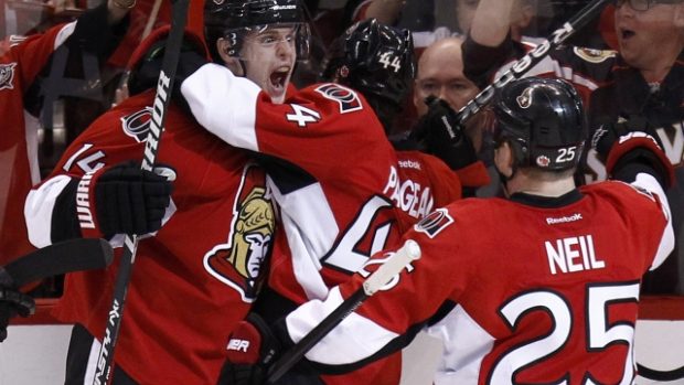 Ottawa v play-off NHL rozstřílela Montreal 6:1, hattrick zaznamenal Pageau (uprostřed)