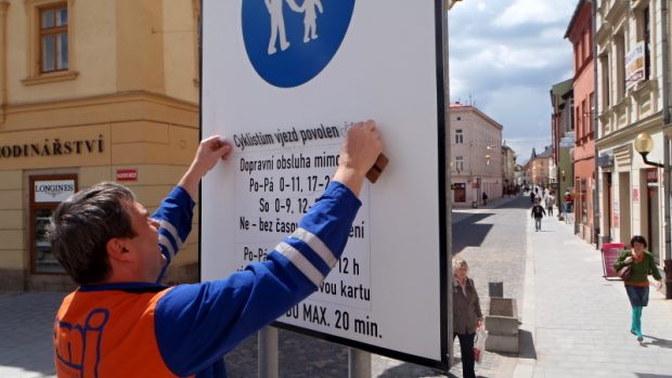 Jihlava povolila cyklistům vjíždět do pěších zón. Vyzvala je ale zároveň k zodpovědnému chování.