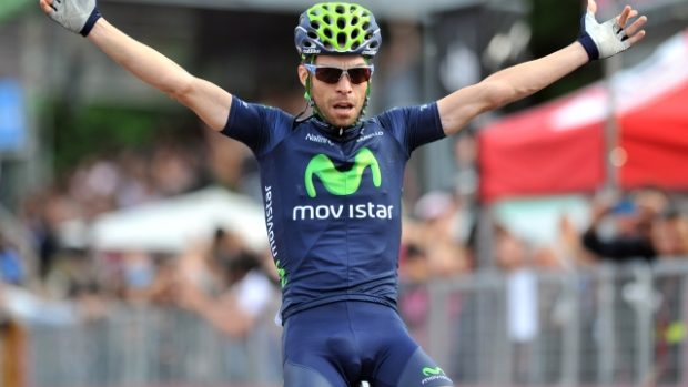 Vítězné gesto Itala Giovanni Viscontiho v cíli 17. etapy Giro d&#039;Italia ve Vicenze