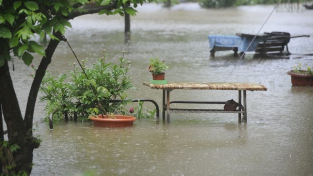 Na Berounce v  Černošicích u Prahy 1. června platil druhý stupeň povodňové aktivity a lidem z chat a domů v okolí bylo doporučeno vyklizení objektů