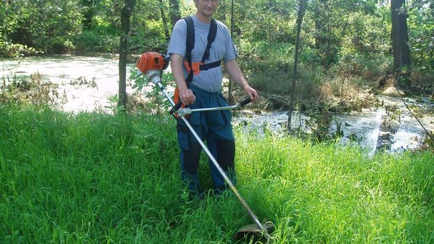 Josef Rambousek z Tuháně při veřejně prospěšných pracích