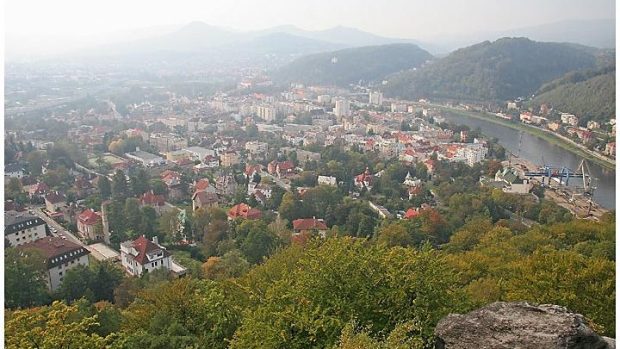 Děčín z Císařské vyhlídky na Stoličné hoře