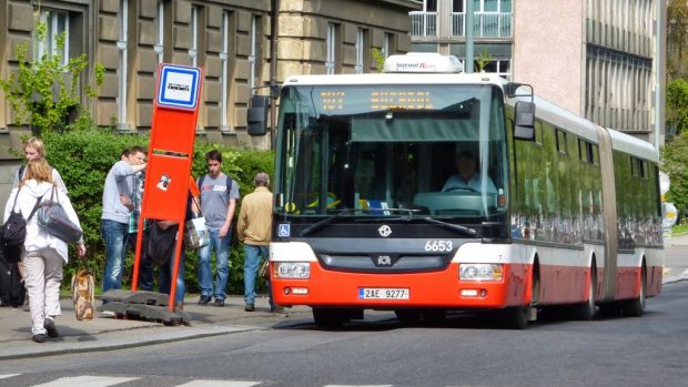 Autobusem denně míří do Suchdola na zemědělskou univerzitu 10 tisíc studentů