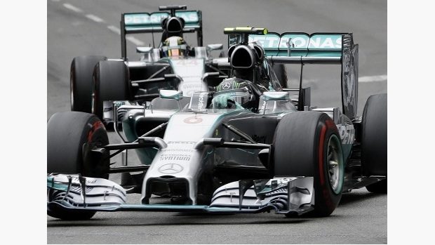 Nico Rosberg vyhrál Velkou cenu Monaka před Lewisem Hamiltonem