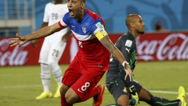 Americký kapitán Clint Dempsey se raduje ze vstřeleného gólu v utkání MS proti Ghaně, kterou USA porazily 2:1. 16. 9. 2014