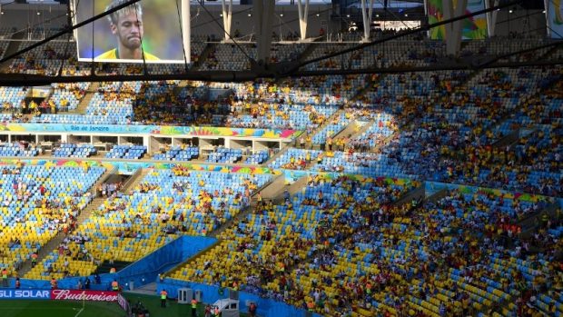 Maracaná je dnes daleko modernější stadion, než býval dřív. Skalní přiznivci fotbalu ale přiznávají, že se z ní vytratilo kouzlo, co pro ně dřív měla