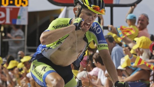 Polák Rafal Majka se raduje z vítězství ve 14. etapě Tour de France