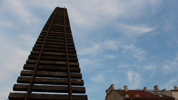 Aleš Veselý: Brána nenávratna, socha na pražském nádraží Holešovice-Bubny