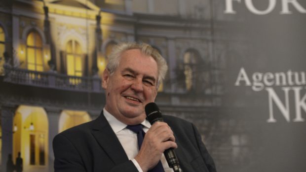 Miloš Zeman se chystá uspořádat zásadní racionální debatu o společné evropské měně