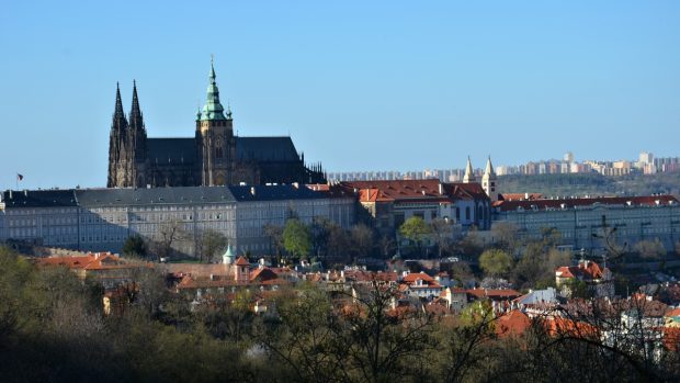 Cestou z Petřína se můžete pokochat pohledem na Pražský hrad