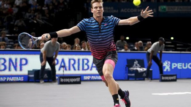 Tomáš Berdych bojoval, po mnoha Djokovićových úderech se však natahoval marně