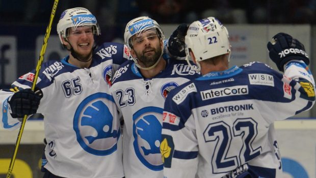 Plzeňští hokejisté jsou po vysokém vítězství v Olomouci krůček od semifinále play off