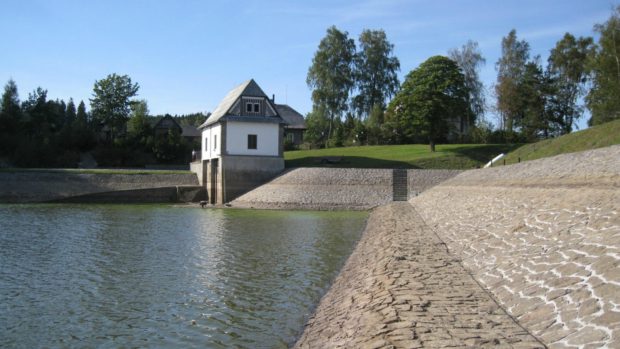 Přehrada Hamry byla na Chrudimce postavená už v roce 1912