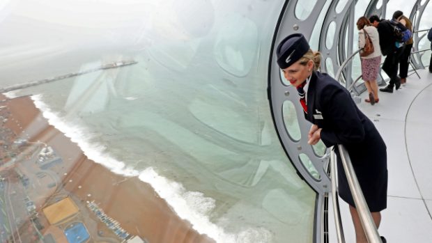 Pohyblivá rozhledna British Airways i360 v jihoanglickém Brightonu