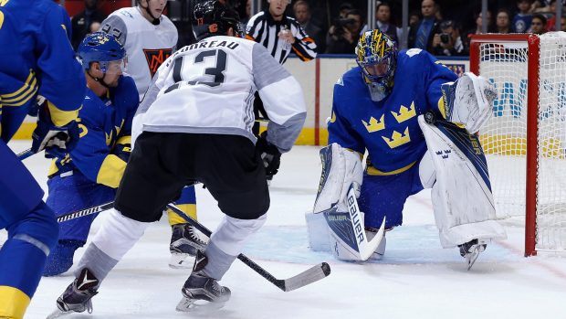 Švédský brankář Henrik Lundqvist v zápase s Týmem Severní Ameriky předvedl několik skvělých zákroků